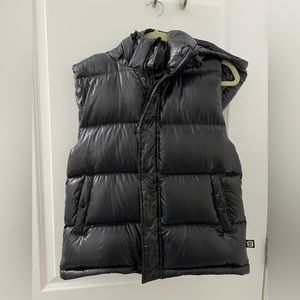 Aritzia Super Puff Vest